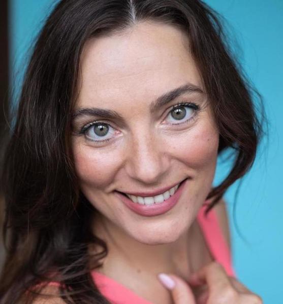 Yana D. – Schauspiel Sedcard-Foto 3 bei JustInCast