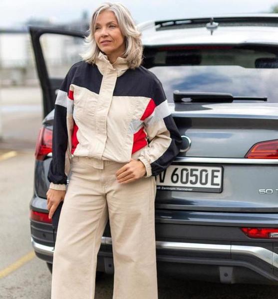 Susanne Hanka V. – Fashion Sedcard-Foto 2 bei JustInCast