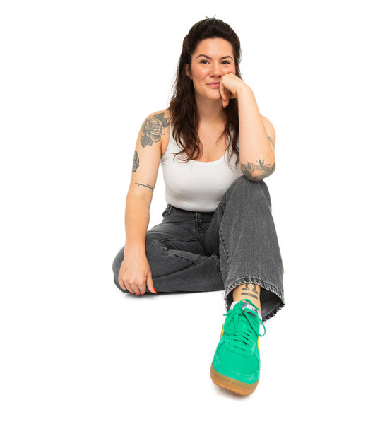 Klara F. – Real People Sedcard-Foto 5 bei JustInCast