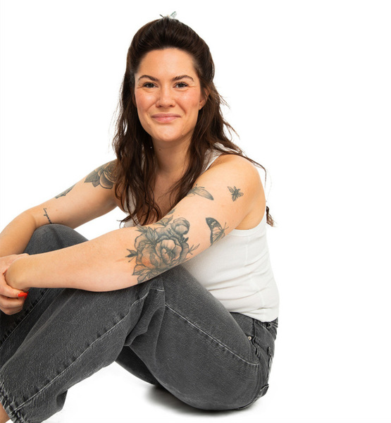 Klara F. – Real People Sedcard-Foto 2 bei JustInCast