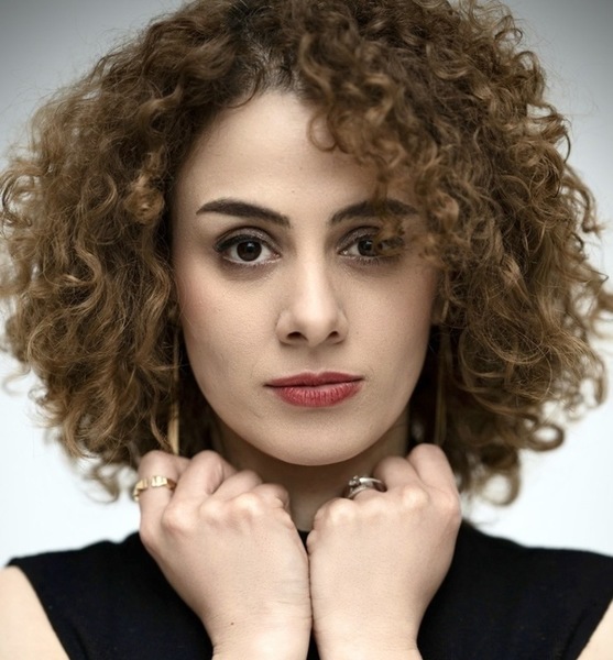 Shaghayegh  N. – Fashion Sedcard-Foto 2 bei JustInCast