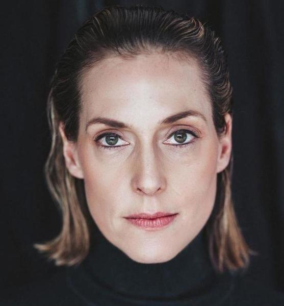 Caroline P. – Acting sedcard image 4 at JustInCast
