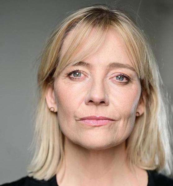 Antje M. – Schauspiel Sedcard-Foto 4 bei JustInCast