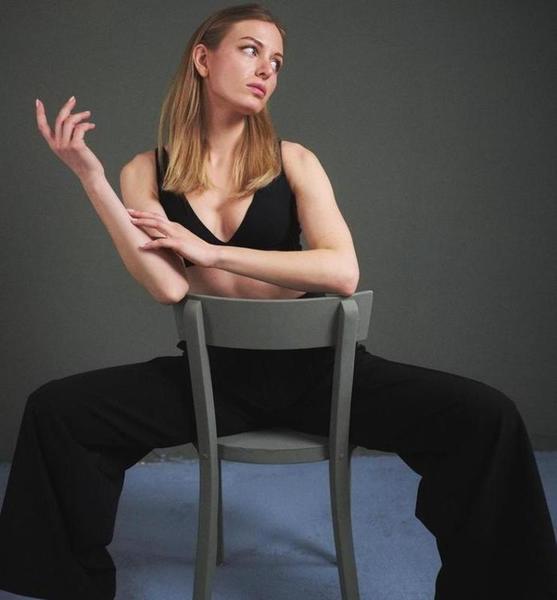 Maja J. – Schauspiel Sedcard-Foto 3 bei JustInCast