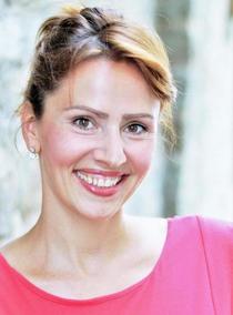 Tina – Actors & Performers sedcard at JustInCast