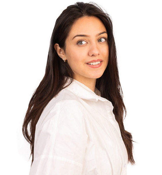 Beyza A. – Real People Sedcard-Foto 5 bei JustInCast