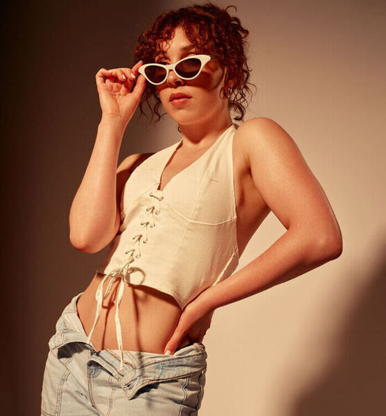 Alicia L. – Fashion Sedcard-Foto 3 bei JustInCast