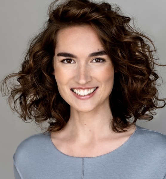 Annika G. – Schauspiel Sedcard-Foto 1 bei JustInCast