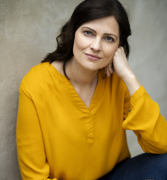 Stephanie S. – Schauspiel Sedcard-Foto 5 bei JustInCast