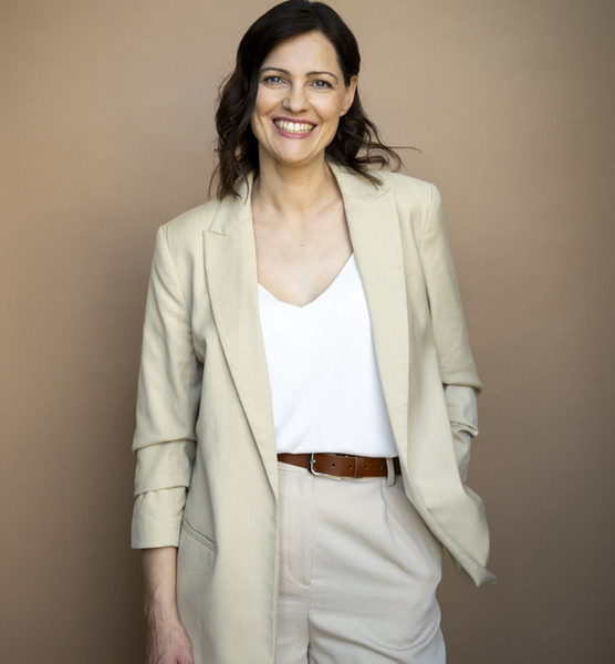Stephanie S. – Schauspiel Sedcard-Foto 3 bei JustInCast