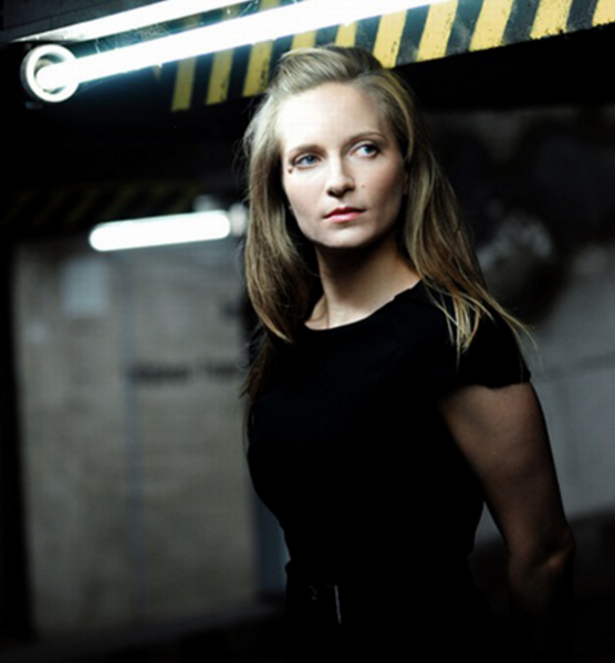 Ines N. – Schauspiel Sedcard-Foto 5 bei JustInCast
