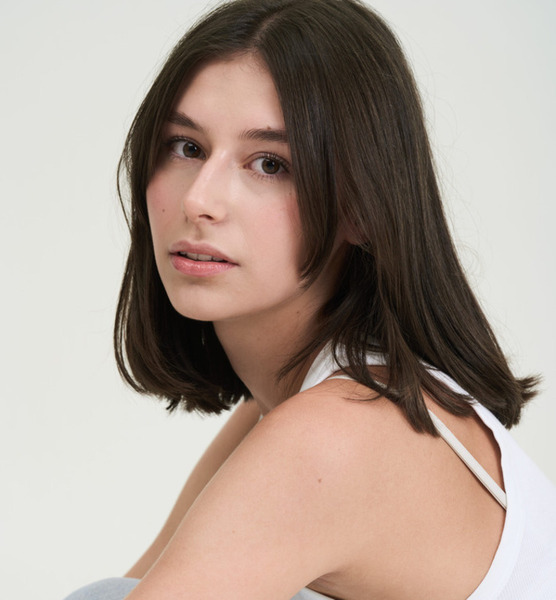 Mia R. – Fashion Sedcard-Foto 1 bei JustInCast