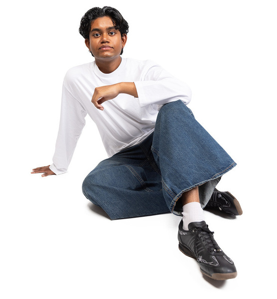 Ben Swaraahasarmaa P. – Real People Sedcard-Foto 3 bei JustInCast