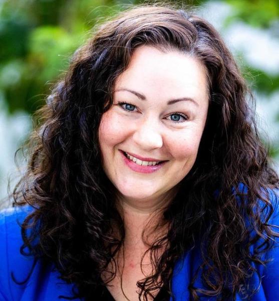 98841 portrait janina burgmer  copy 