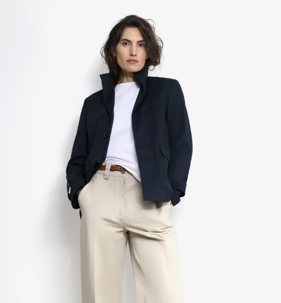 Bianca  T. – Fashion Sedcard-Foto 5 bei JustInCast